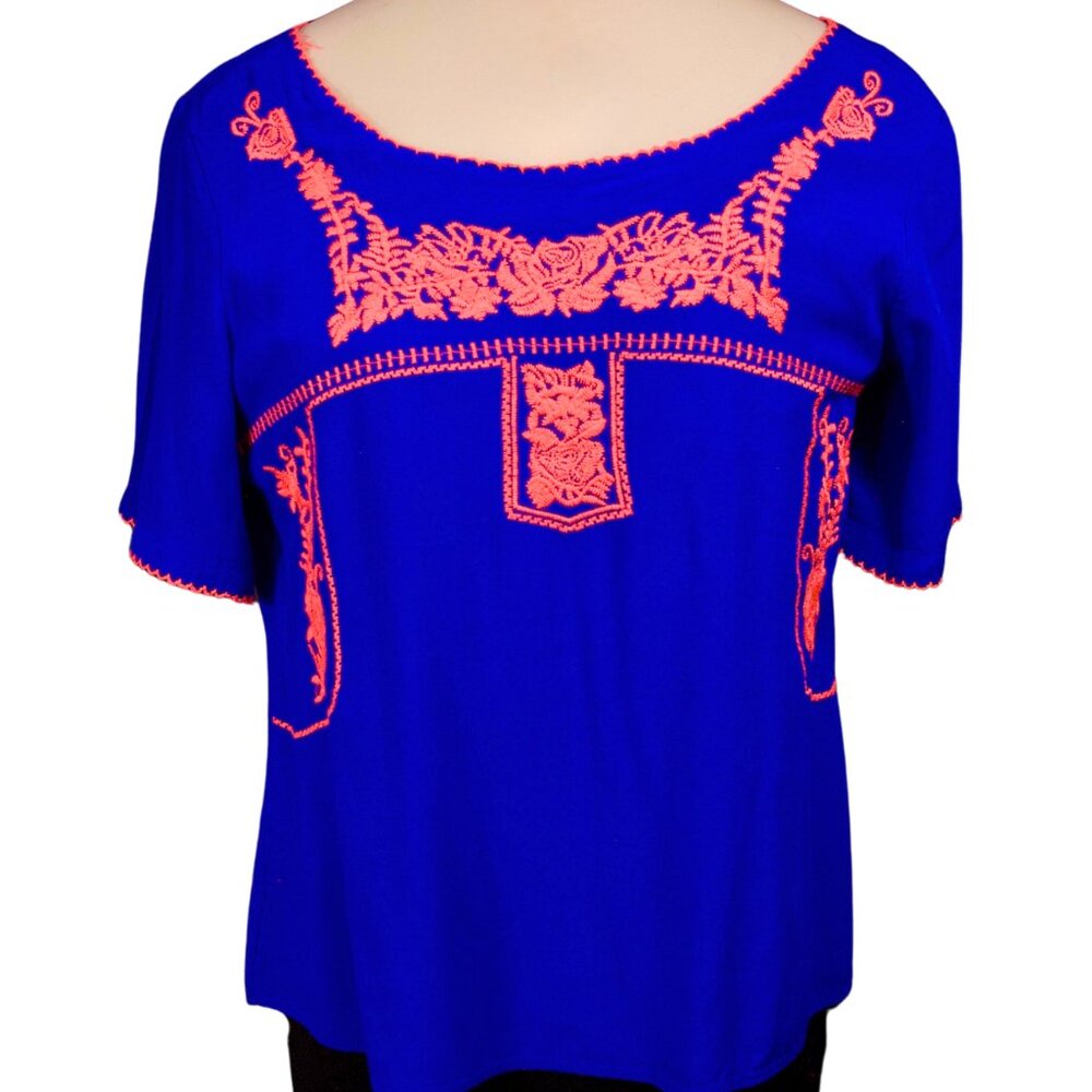 GeeGee Embroidered Top (Size L)